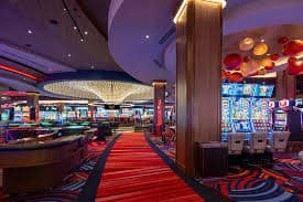 multibet88 chat app displaying sports betting odds and live-dealer table lobby